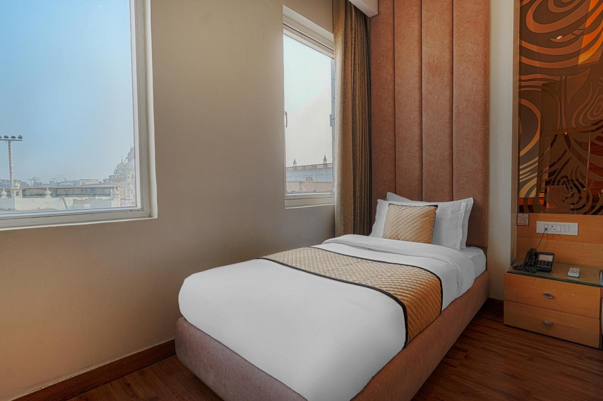 Csjs Inn Hotel Amritsar Dış mekan fotoğraf